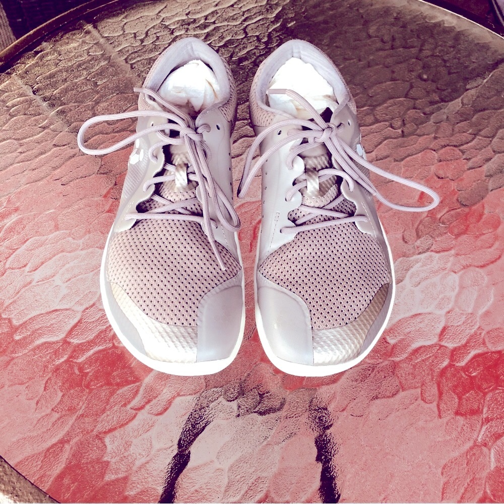 Vivobarefoot Size 8.5/39 Grey/Silver